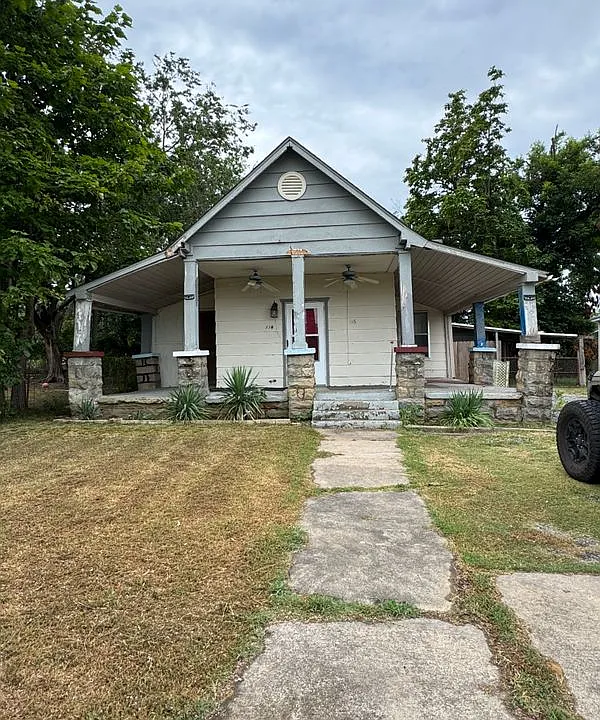 116 E Jackson Ave
