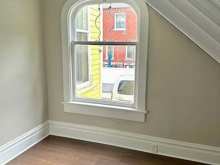 413 E Illinois Ave — Photo 18