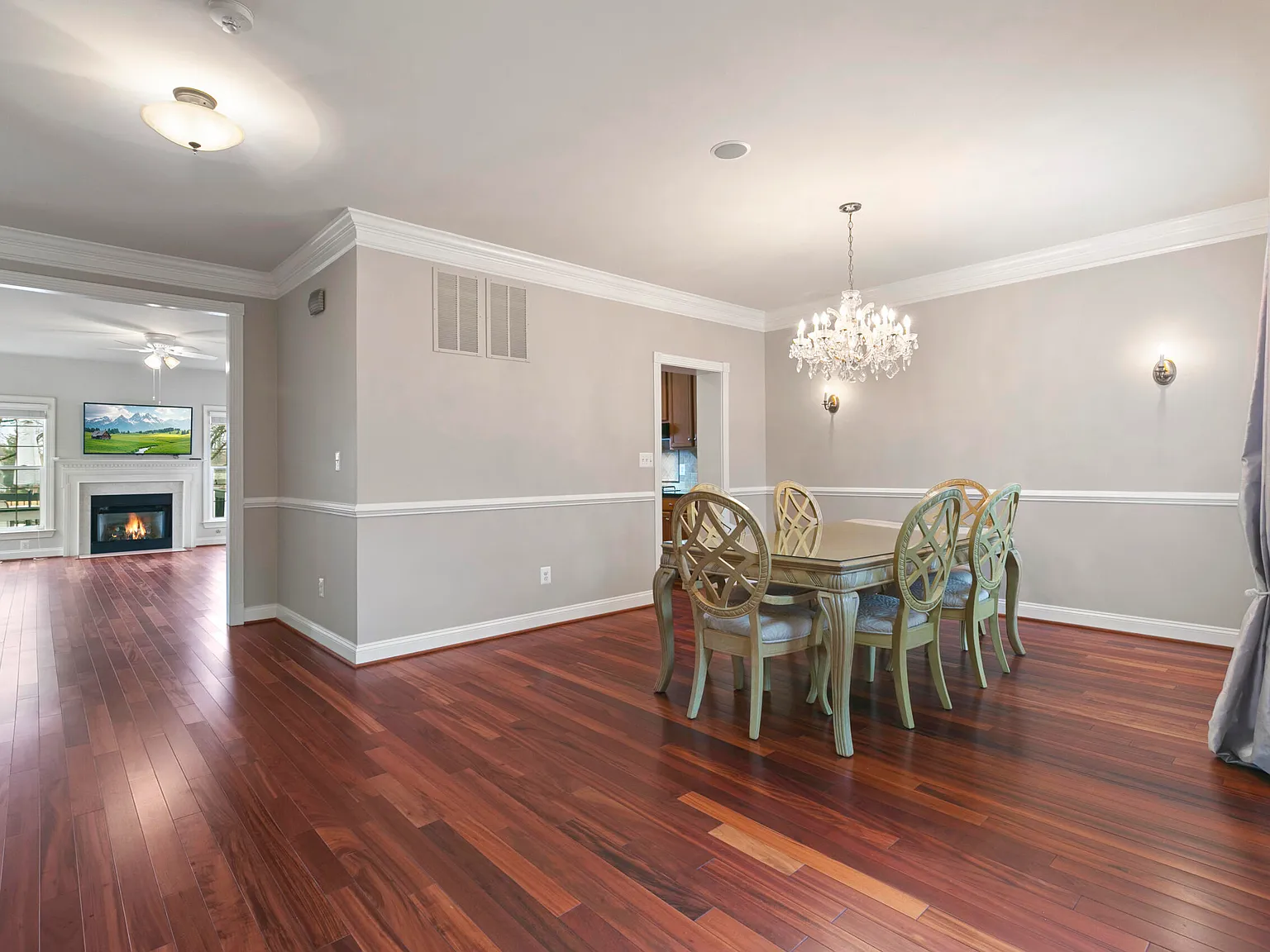 4 bed, 3.5 bath, 3747 sqft, $4,750 — Photo 3