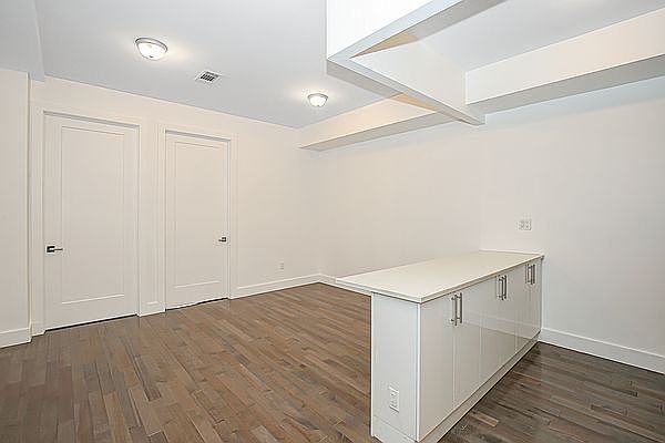 1st image of 264 Saratoga Ave #3