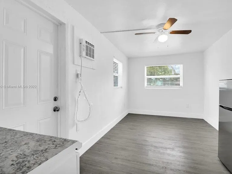 323 NW 108th St #3 — Photo 2