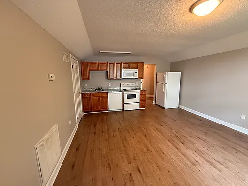 28 Buffalo St #B Photo 1