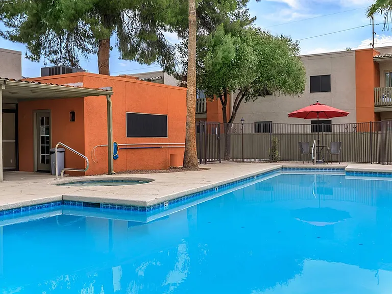 Pantano Villas Apartments — Photo 11