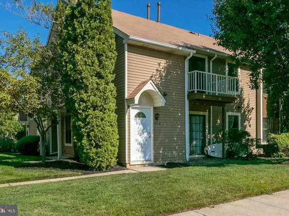 140B Bradford Ct, Mount Laurel, NJ 08054