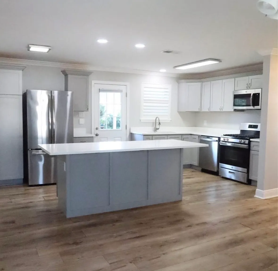 3 bed, 1100 sqft, $2,000 — Photo 2