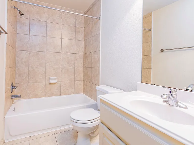 62 S Longsford Cir — Photo 41