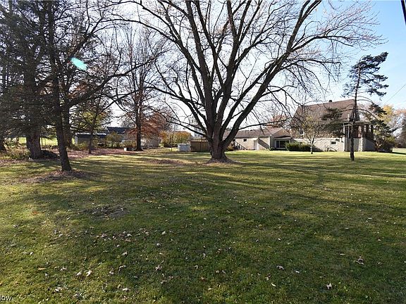 4th image of 583 Blossom Ave