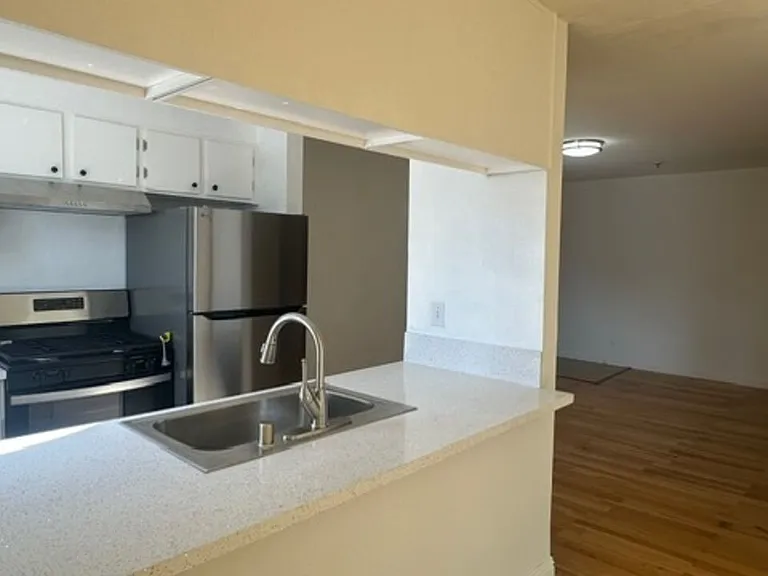 1212 Arapahoe St #305 — Photo 17