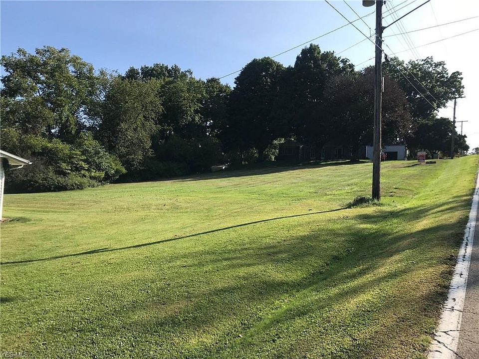 1st image of Hillcrest Dr