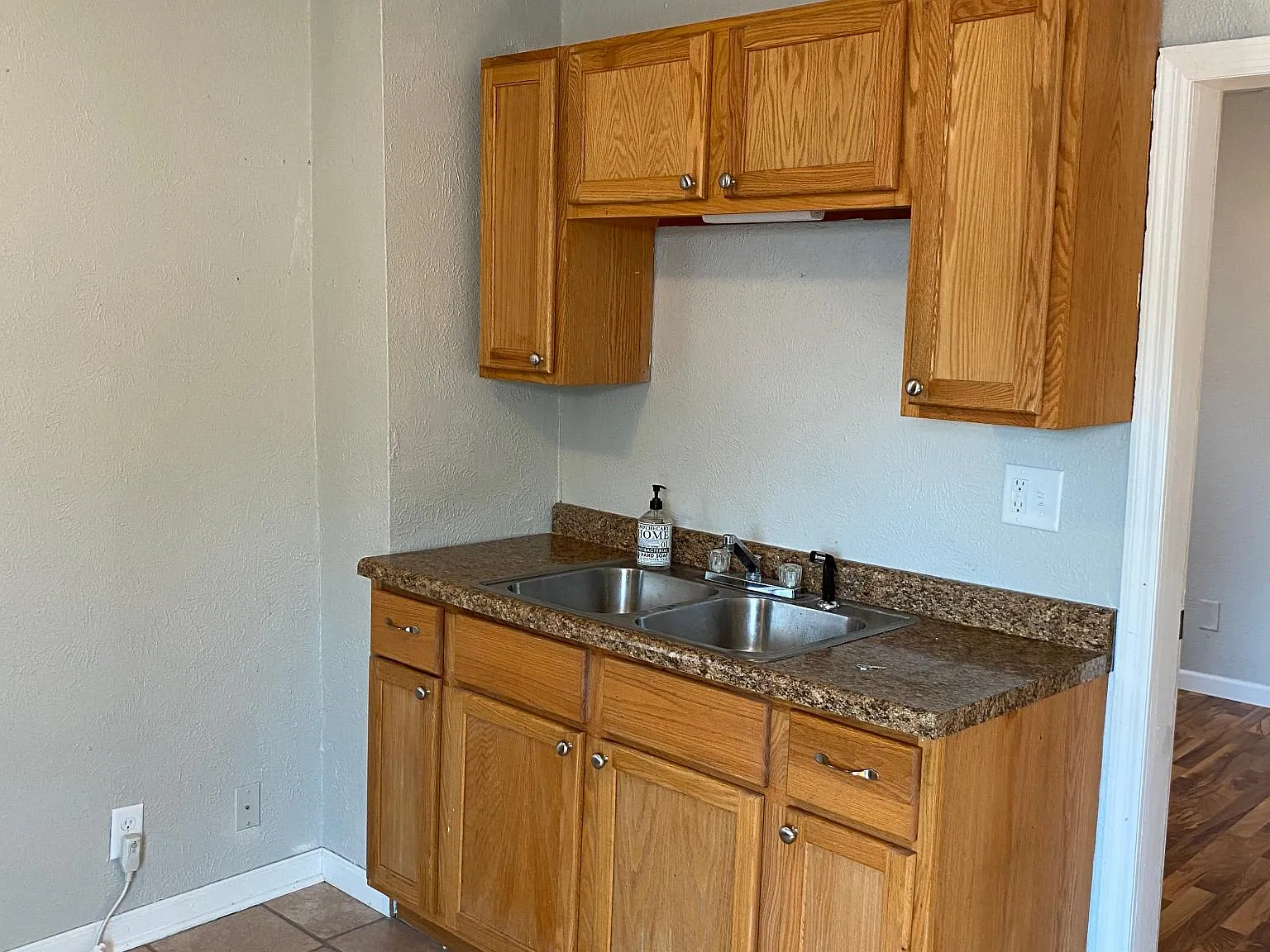 134 N Main St — Photo 3