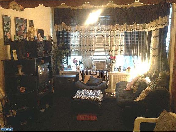 3rd image of 3310 W Allegheny Ave