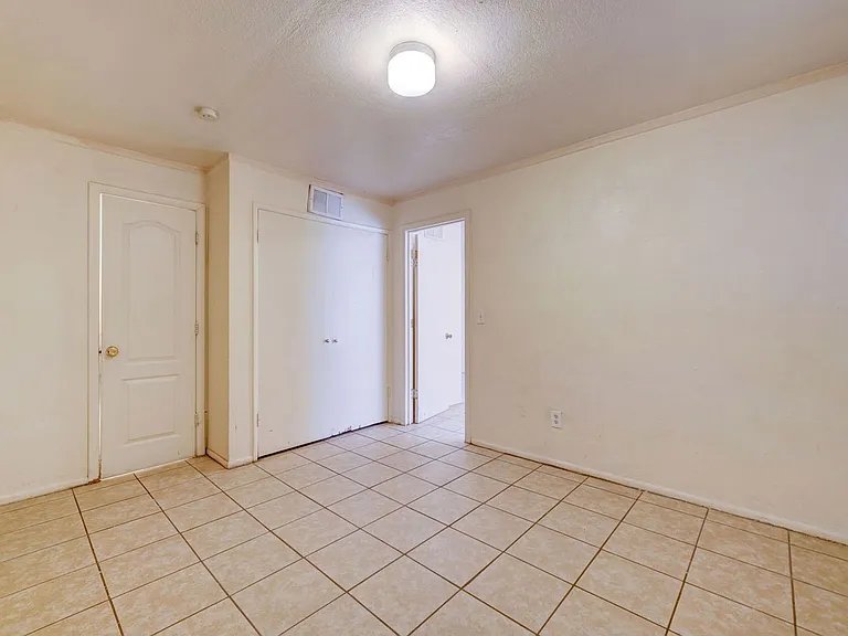 251 W Northern Ave #B — Photo 9
