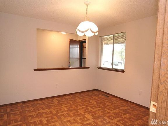 3rd image of 5504 Mount Tahoma Ct SE