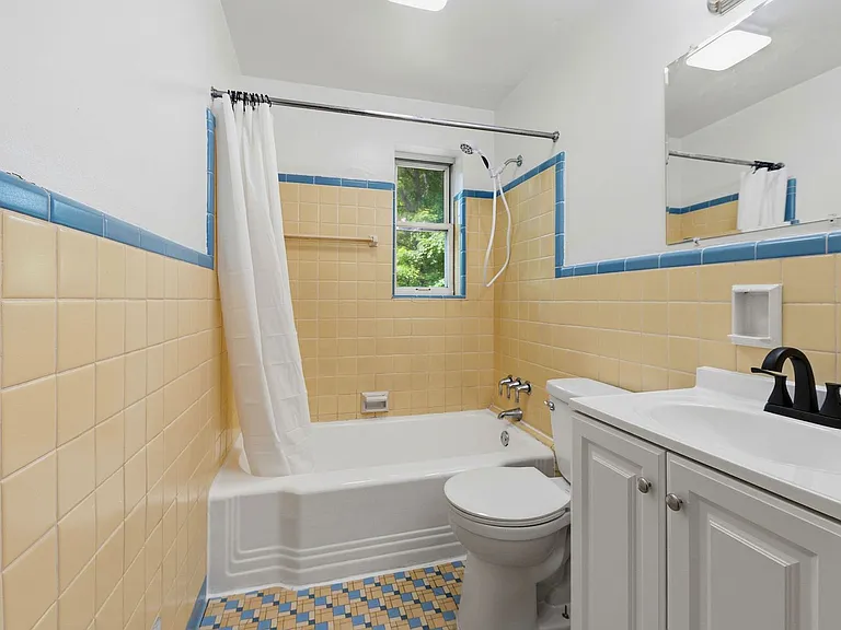 4220 Viewland Dr — Photo 15