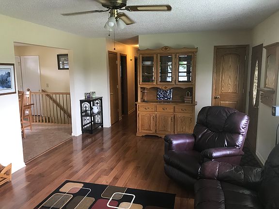 5th image of 527 Preston Dr