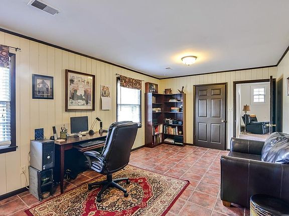 2nd image of 2412 Carrington Way SE