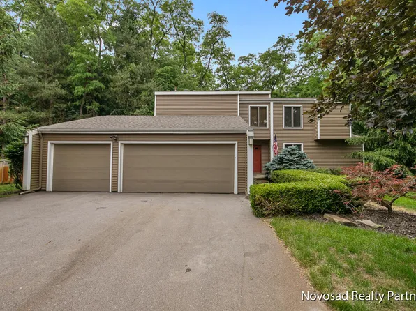 1545 Riverton Ave SE, Grand Rapids, MI 49546