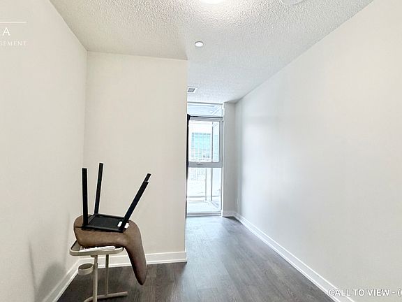 4th image of 251 Manitoba St #109