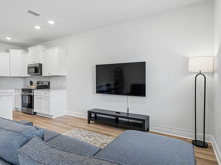 4487 Wendell St — Photo 10