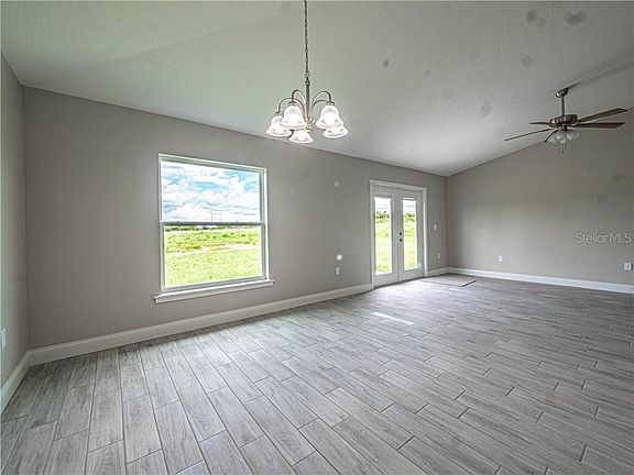 4th image of 273 Summit Ave