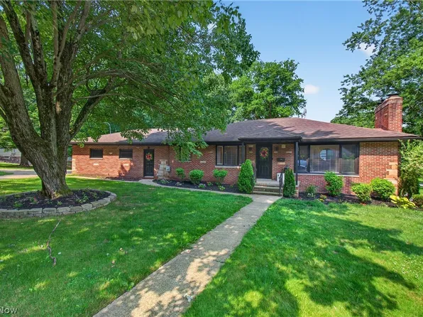 488 Strader Rd, Akron, OH 44305