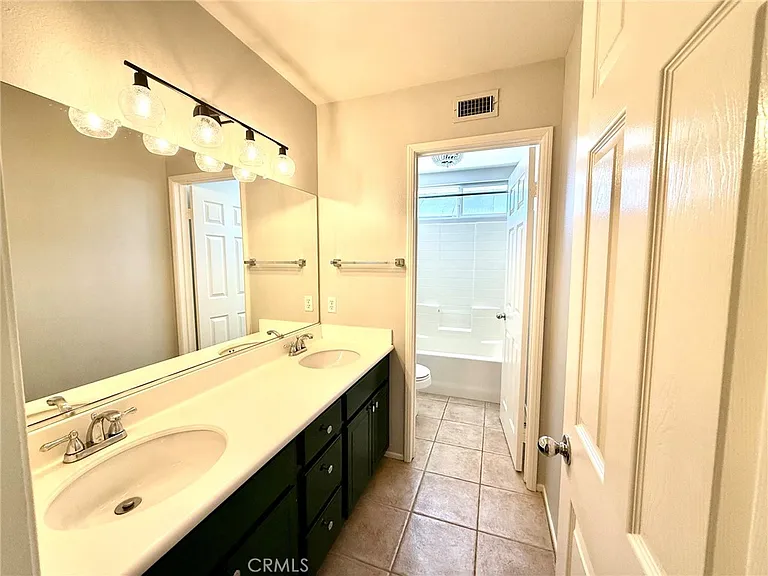 27 Nantucket Ln — Photo 10