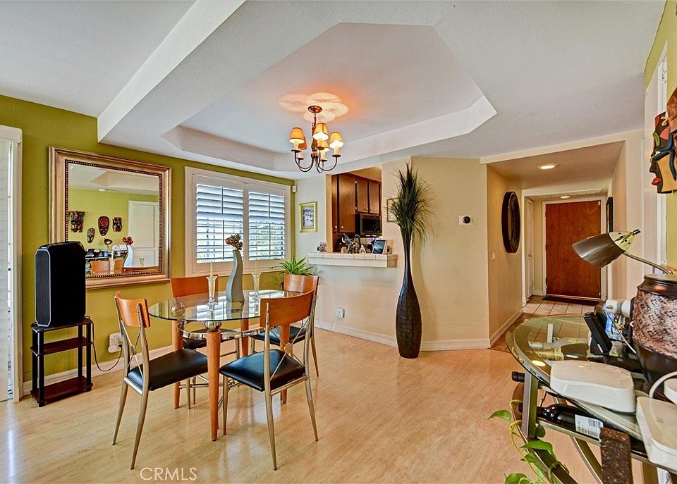 1st image of 535 W 4th St APT 201