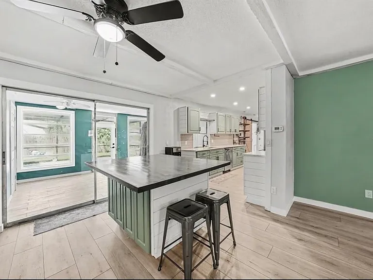 1810 Driftwood Cir S — Photo 9