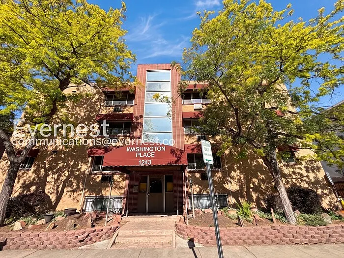 1243 N Washington St #402
