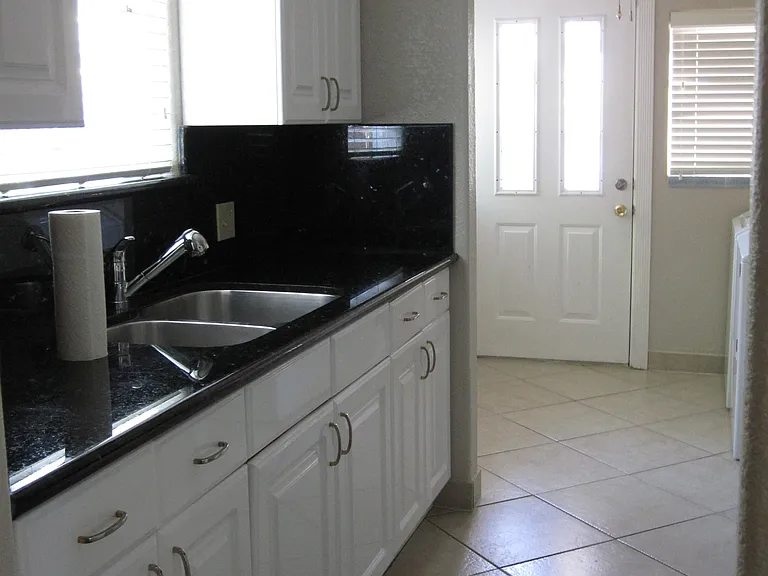4124 U St — Photo 3