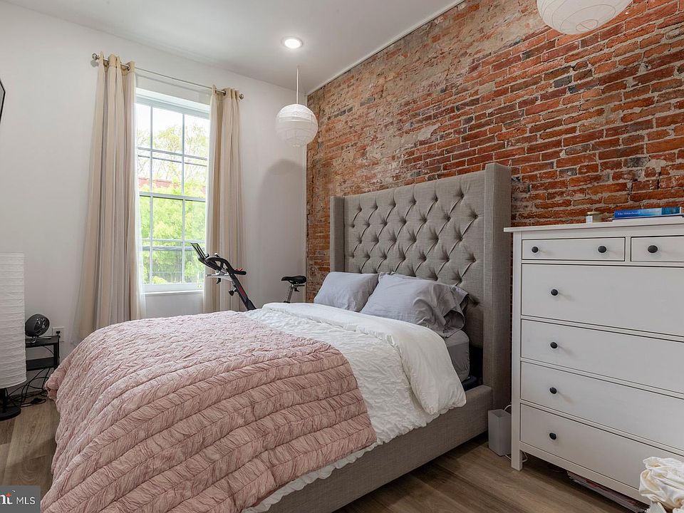 1st image of 212 Catharine St #5