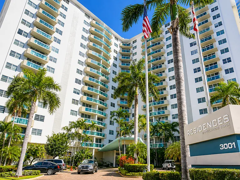 3000 S Ocean Dr #822 — Photo 2