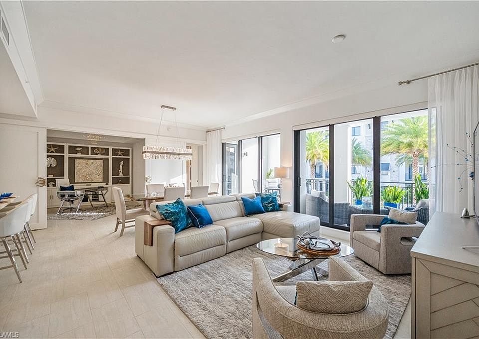 1st image of 1135 3rd AVE S #304