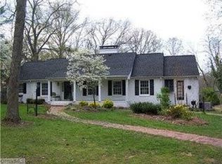 5607 Suttonwood Dr, Greensboro, NC 27407