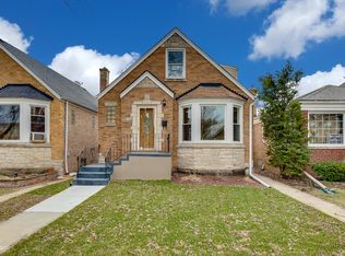 3933 N Pioneer Ave, Chicago, IL