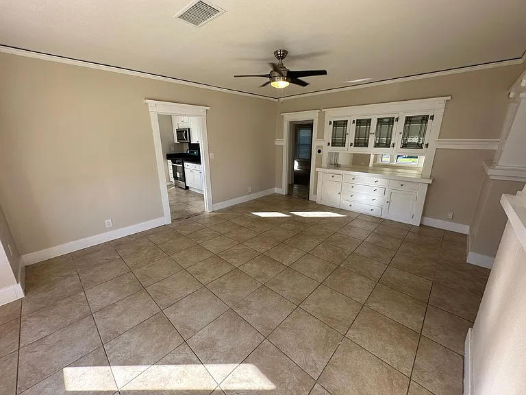 678 N Shaffer St — Photo 15