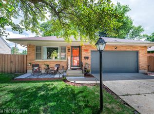 361 S Commonwealth Ave, Elgin, IL 60123