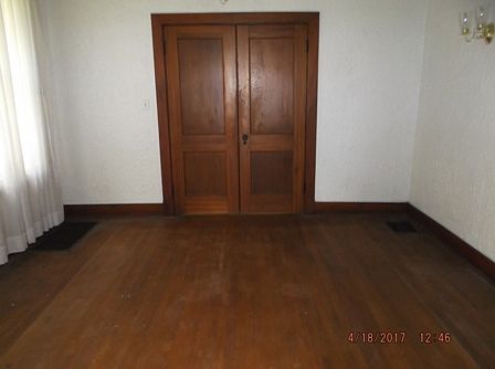 DR w/Hardwood Floors