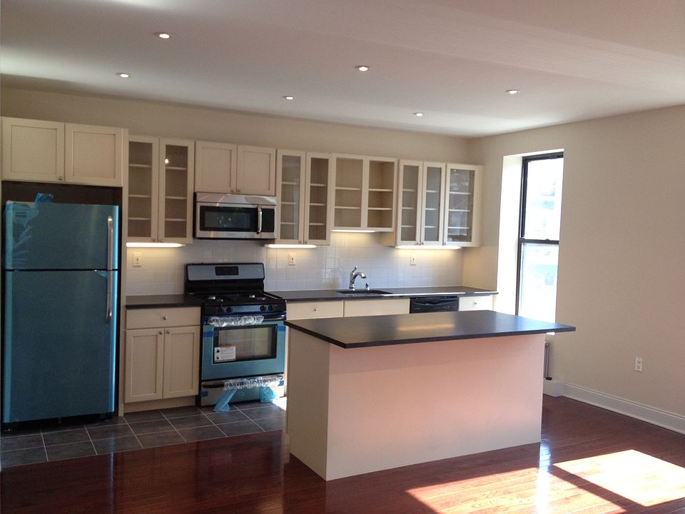 2nd image of 78 8th Ave APT 6H