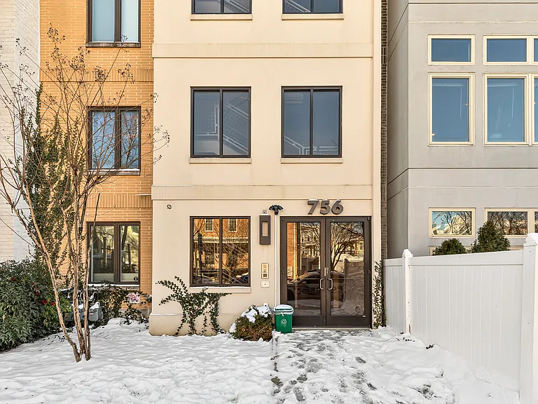 756 Park Rd NW #1 — Photo 2