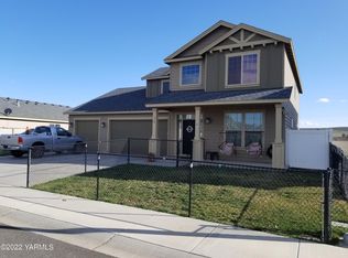 918 Millenium Ave, Moxee, WA 98936