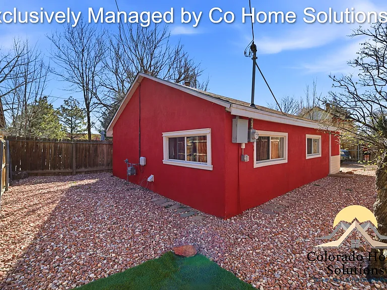 315 1/2 W Monument St — Photo 14