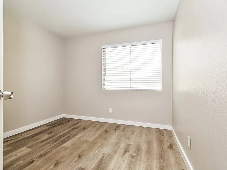 8073 Boardwalk Way — Photo 15