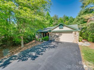 23 Tall Pines Rd, Hendersonville, NC 28739