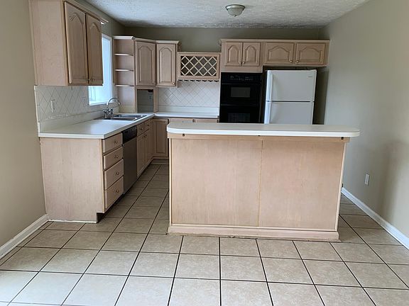 2nd image of 3853 Sundart Dr