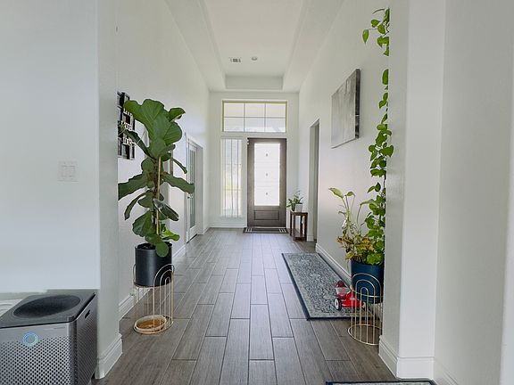 2nd image of 504 Montalcino Ln