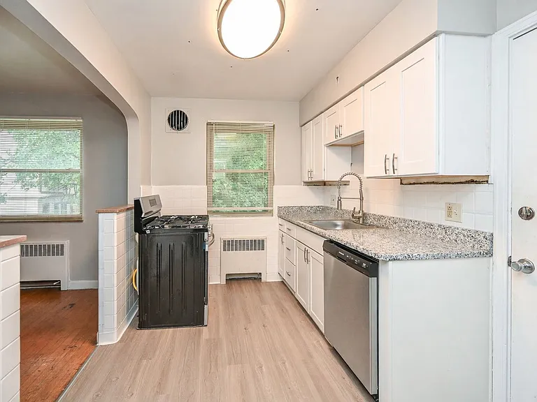 203 Loraine Ave #4 — Photo 6