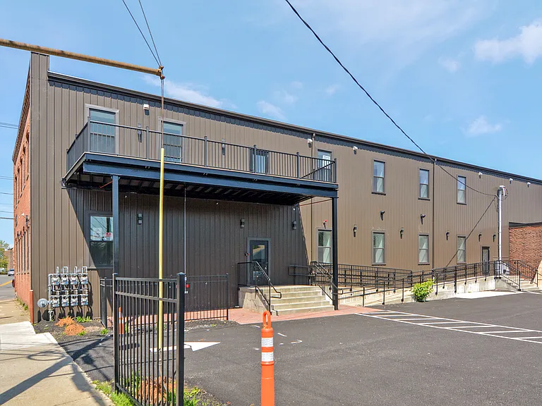155 Crescent St #4 — Photo 6