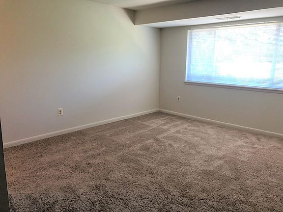 2nd image of 301 Stevens Cir APT 3C