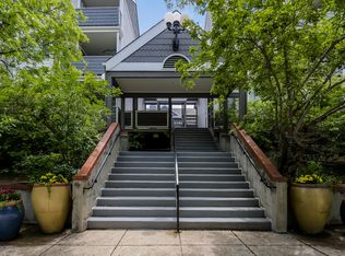 2201 Pearl St APT 319, Boulder, CO 80302
